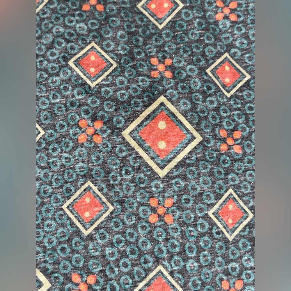 3/$30 LulaRoe Randy Tee - Picture 3 of 6